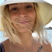 Docente di matematica e scienze alle secondarie di primo grado e di biologia alle secondarie di secondo grado impartisce lezioni